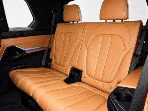 Used 2022 BMW X7 xDrive40i w/ M Sport Package AWD/4WD image 22