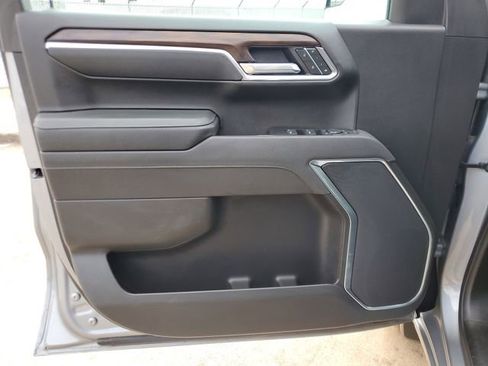 Used 2025 GMC Sierra 1500 SLT AWD/4WD image 18