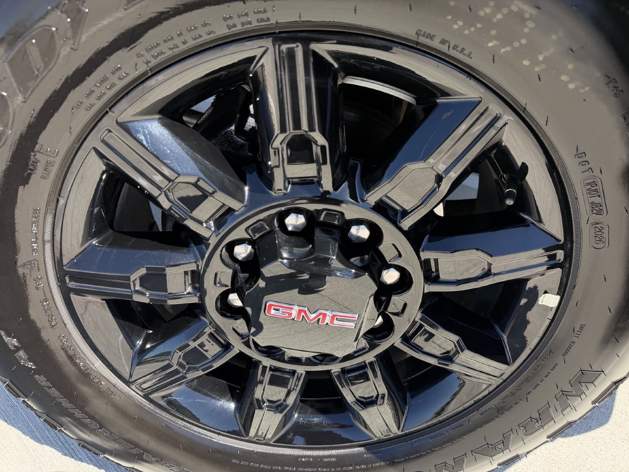 Certified 2025 GMC Sierra 2500 AT4 AWD/4WD image 9