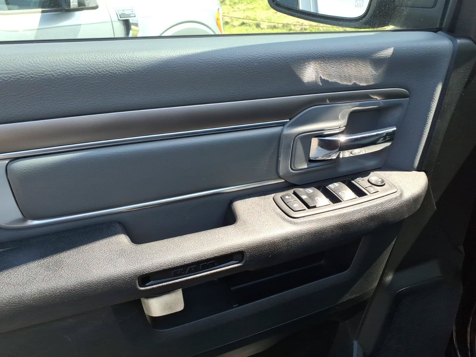 Used 2024 RAM 1500 Classic SLT AWD/4WD image 9