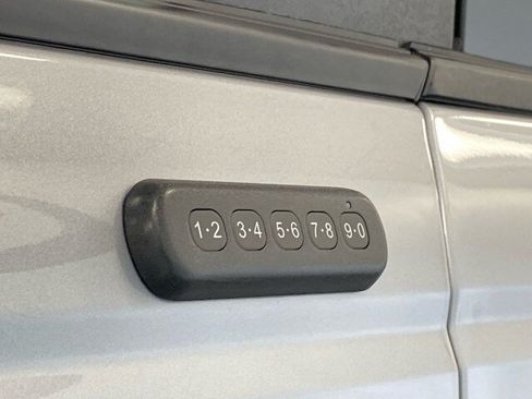 Used 2024 Ford Bronco Badlands AWD/4WD image 18