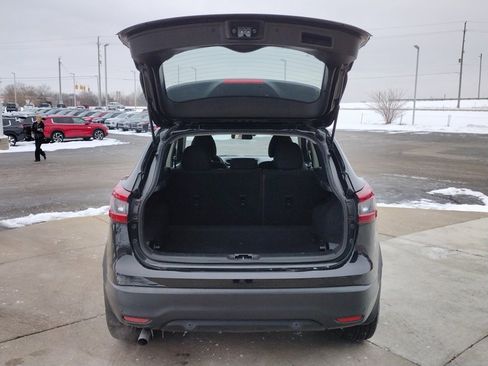 Used 2020 Nissan Rogue Sport S image 16