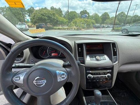 Used 2009 Nissan Maxima 3.5 SV FWD image 2