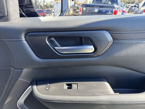 Used 2025 Nissan Armada Platinum image 29