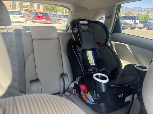 Used 2015 Toyota Venza LE image 9