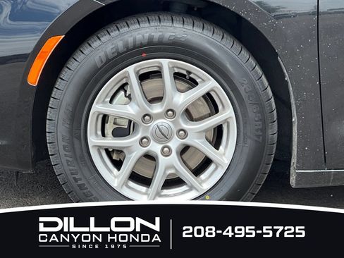 Used 2022 Chrysler Pacifica Touring-L FWD image 31