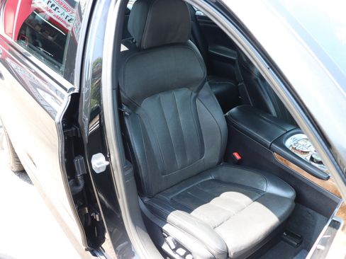 Used 2018 BMW 740i xDrive 740i xDrive Sedan image 14