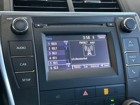 Certified 2016 Toyota Camry SE FWD image 16