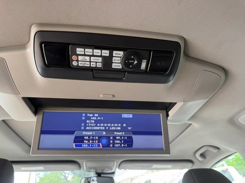 Used 2015 Honda Odyssey Touring image 16