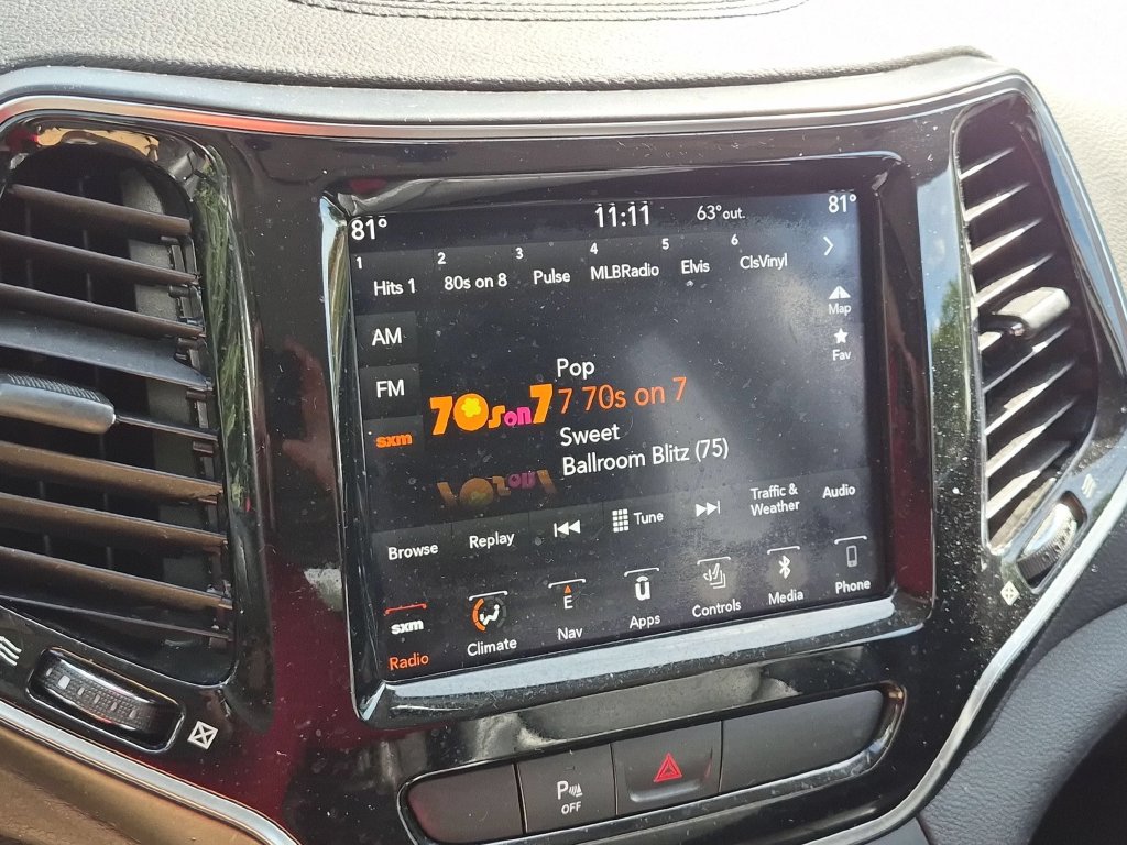 Used 2019 Jeep Cherokee Limited AWD/4WD image 17