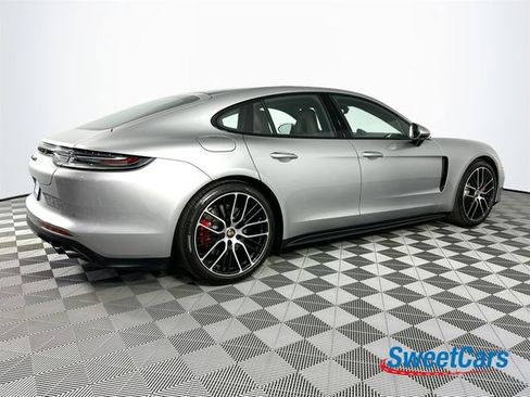 Used 2022 Porsche Panamera GTS image 7