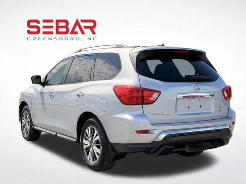 Used 2017 Nissan Pathfinder SL w/ SL Premium Package AWD/4WD image 10