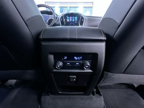 Used 2019 Chevrolet Traverse LT FWD image 38