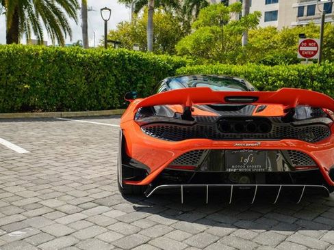 Used 2021 McLaren 765LT image 24