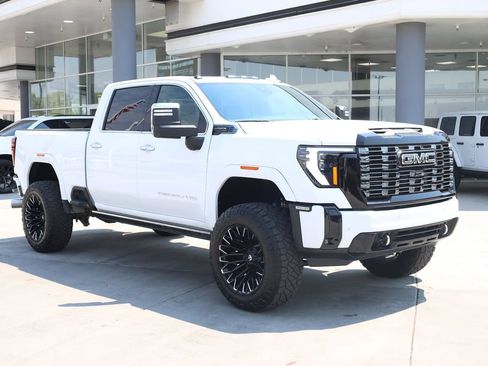 Used 2026 GMC Sierra 3500 Denali Ultimate AWD/4WD image 8