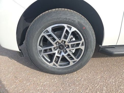 New 2026 Ford Expedition Max Active image 9