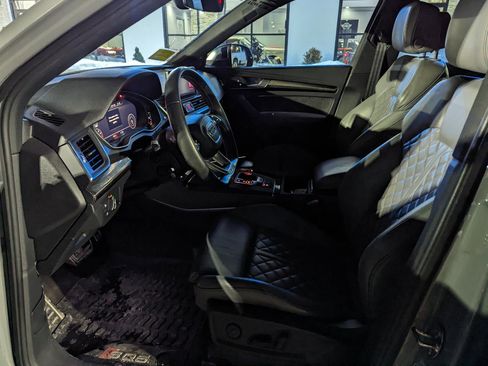 Used 2019 Audi SQ5 Premium Plus w/ Premium Plus Package image 3