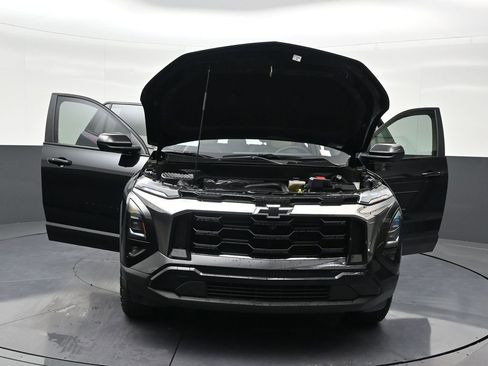 Used 2025 Chevrolet Equinox ACTIV w/ Safety and Technology Package image 36