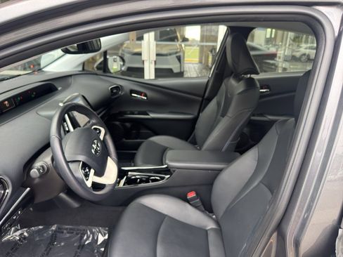 Used 2019 Toyota Prius Prime Advanced image 4