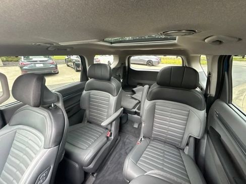 Used 2024 Kia EV9 Land AWD/4WD image 30