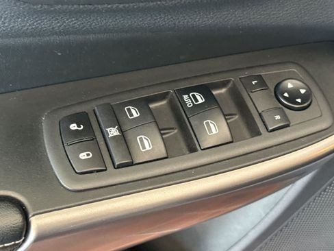 Used 2019 Jeep Cherokee Latitude w/ Popular Appearance Group AWD/4WD image 11