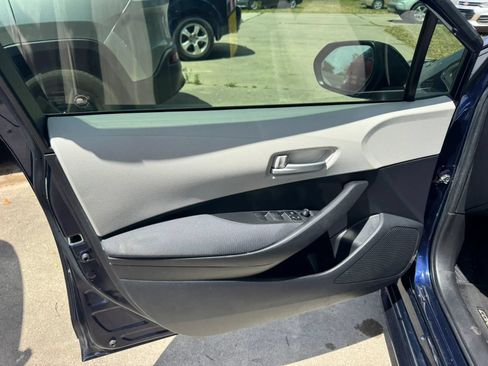Used 2021 Toyota Corolla LE FWD image 15