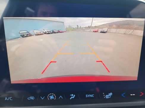 New 2026 Chevrolet Traverse LT image 18