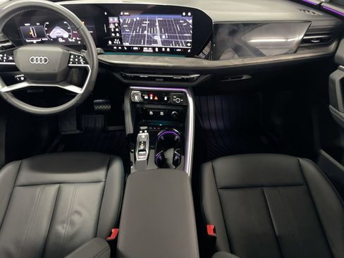 Certified 2025 Audi Q5 Premium w/ Convenience Package image 28