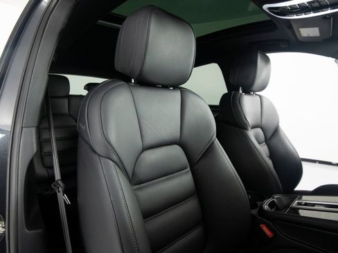 Certified 2026 Porsche Macan AWD/4WD image 39