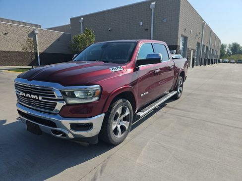 Used 2019 RAM 1500 Laramie AWD/4WD image 2