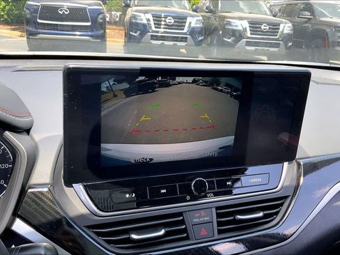 Used 2024 Nissan Altima 2.5 SR w/ SR Premium Package FWD image 11