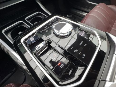 Used 2023 BMW 740i w/ Luxury Rear Seating Package RWD image 41