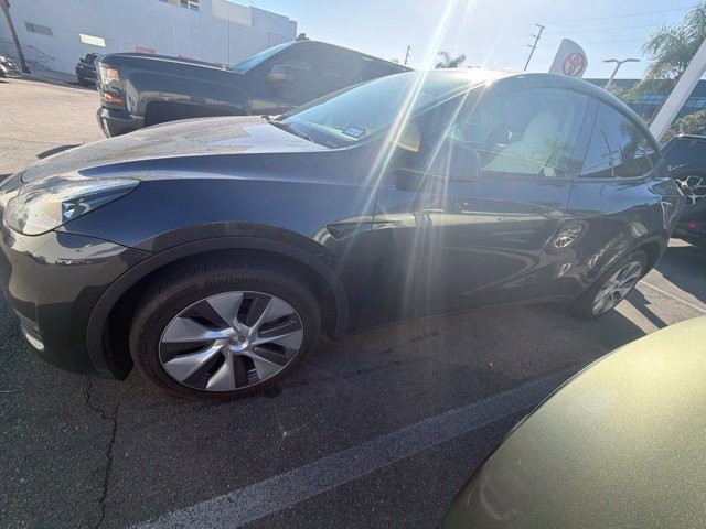 Used 2024 Tesla Model Y Long Range AWD/4WD image 6
