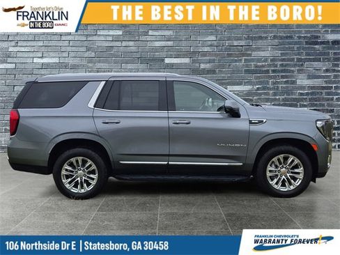 Used 2022 GMC Yukon SLT w/ SLT Premium Package image 6