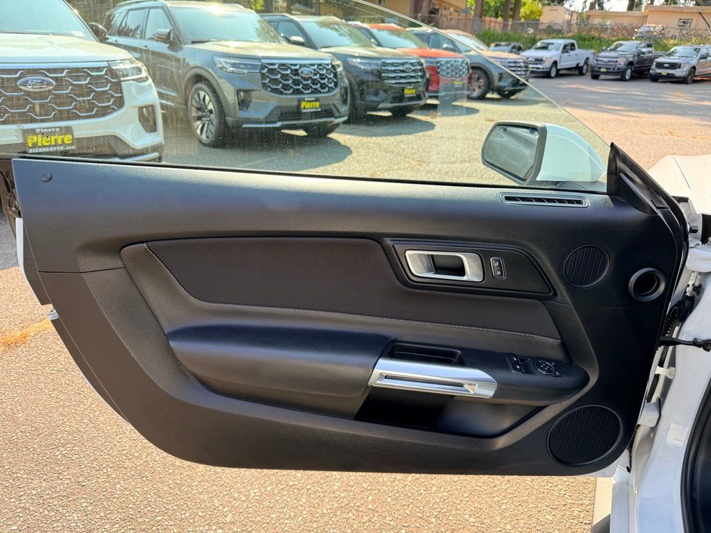 Used 2022 Ford Mustang GT w/ Equipment Group 301A RWD image 25