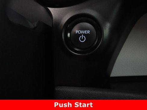 Certified 2025 Toyota Sienna LE image 18