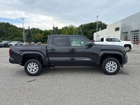 Used 2026 Toyota Tacoma SR5 AWD/4WD image 13