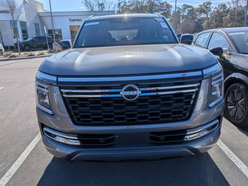 Used 2025 Nissan Armada Platinum Reserve image 6