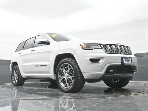 Used 2020 Jeep Grand Cherokee Overland AWD/4WD image 41