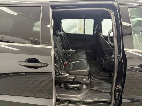 Used 2023 Honda Odyssey Sport image 17