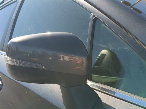 Used 2020 Subaru Crosstrek 2.0i Limited w/ Moonroof Package w/Navigation image 11