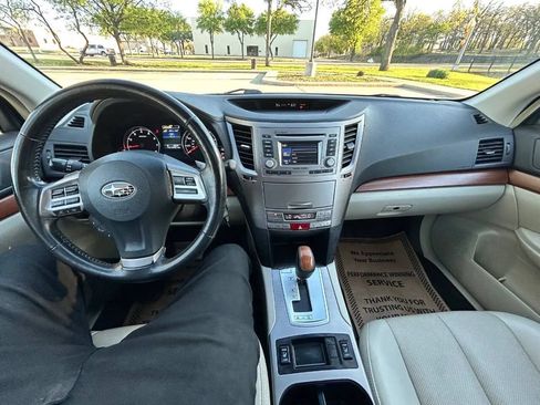 Used 2014 Subaru Outback 2.5i Limited w/ Moonroof Package AWD/4WD image 16