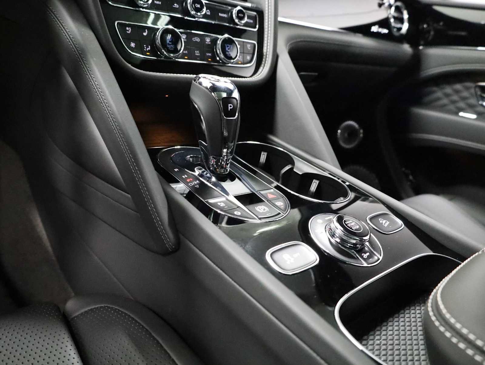 Used 2024 Bentley Bentayga AWD/4WD image 27