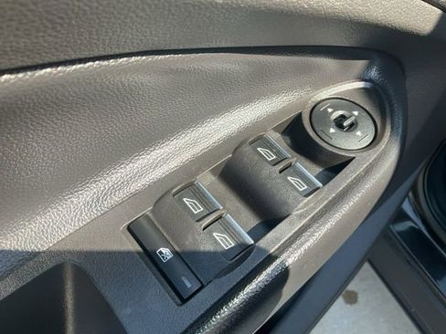 Used 2019 Ford Escape SEL image 5