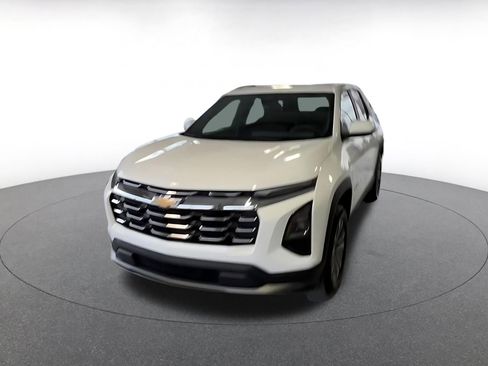 Used 2025 Chevrolet Equinox LT image 7