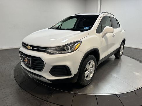 Used 2019 Chevrolet Trax LT w/ LT Convenience Package image 6