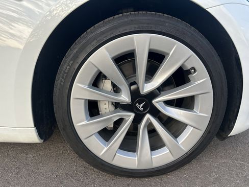 Used 2023 Tesla Model 3 Standard Range image 9