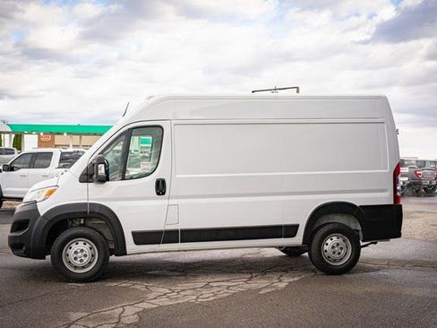 Used 2023 RAM ProMaster 2500 w/ Convenience Group image 10
