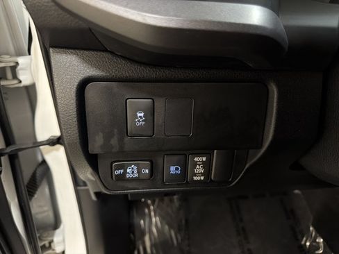 Used 2023 Toyota Tacoma TRD Off-Road w/ Technology Package AWD/4WD image 33