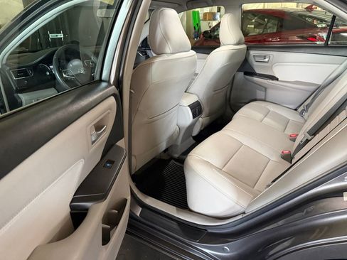 Certified 2017 Toyota Camry XLE FWD image 34